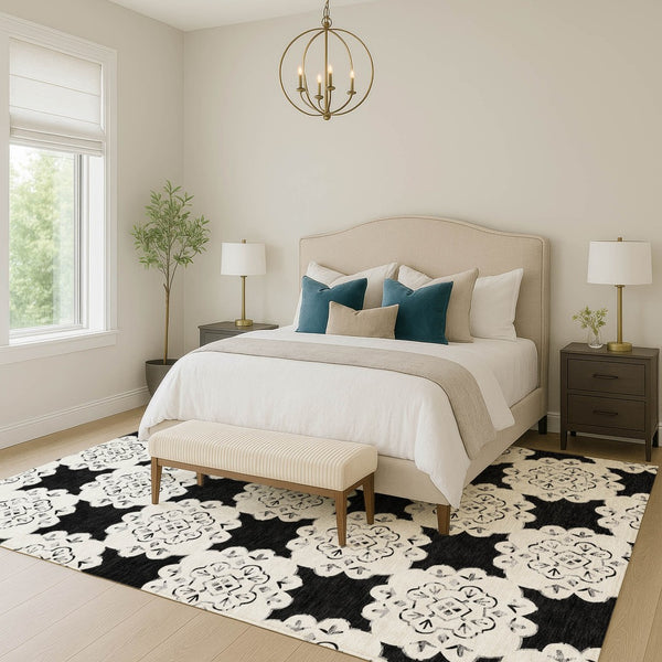 HomeRoots 10' X 14' Stylish Black and Ivory Quatrefoil Washable Area Rug for Indoor and Outdoor Spaces 661038