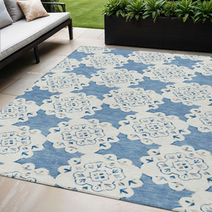 HomeRoots 5' X 8' Blue and Ivory Quatrefoil Washable Area Rug - Stylish, Durable Indoor/Outdoor Essential! 661040