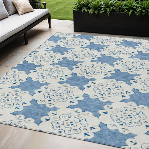 HomeRoots 5' X 8' Blue and Ivory Quatrefoil Washable Area Rug - Stylish, Durable Indoor/Outdoor Essential! 661040