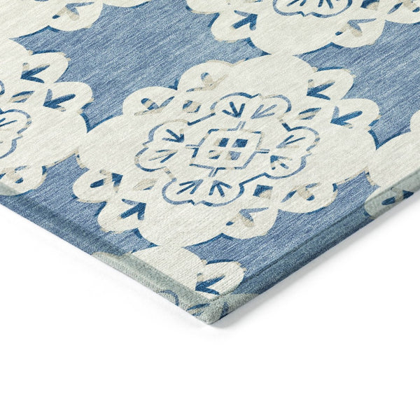 HomeRoots 5' X 8' Blue and Ivory Quatrefoil Washable Area Rug - Stylish, Durable Indoor/Outdoor Essential! 661040