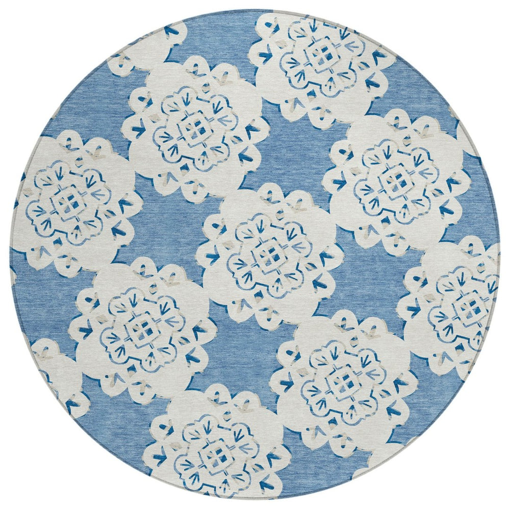 HomeRoots 8' Blue And Ivory Round Quatrefoil Rug – Durable, Washable Design for Indoor/Outdoor Spaces, Modern Style 661041