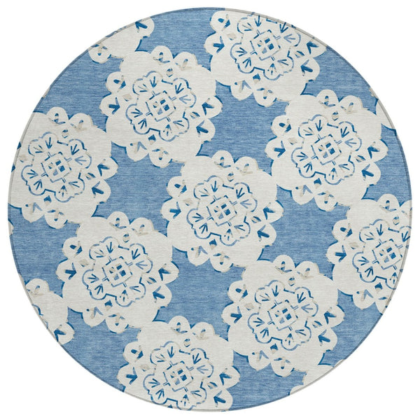 HomeRoots 8' Blue And Ivory Round Quatrefoil Rug – Durable, Washable Design for Indoor/Outdoor Spaces, Modern Style 661041
