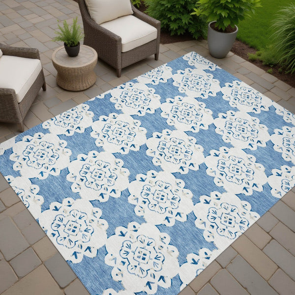 HomeRoots 9' x 12' Blue and Ivory Quatrefoil Rug – Stylish, Washable Design for Indoor & Outdoor Spaces! 661043