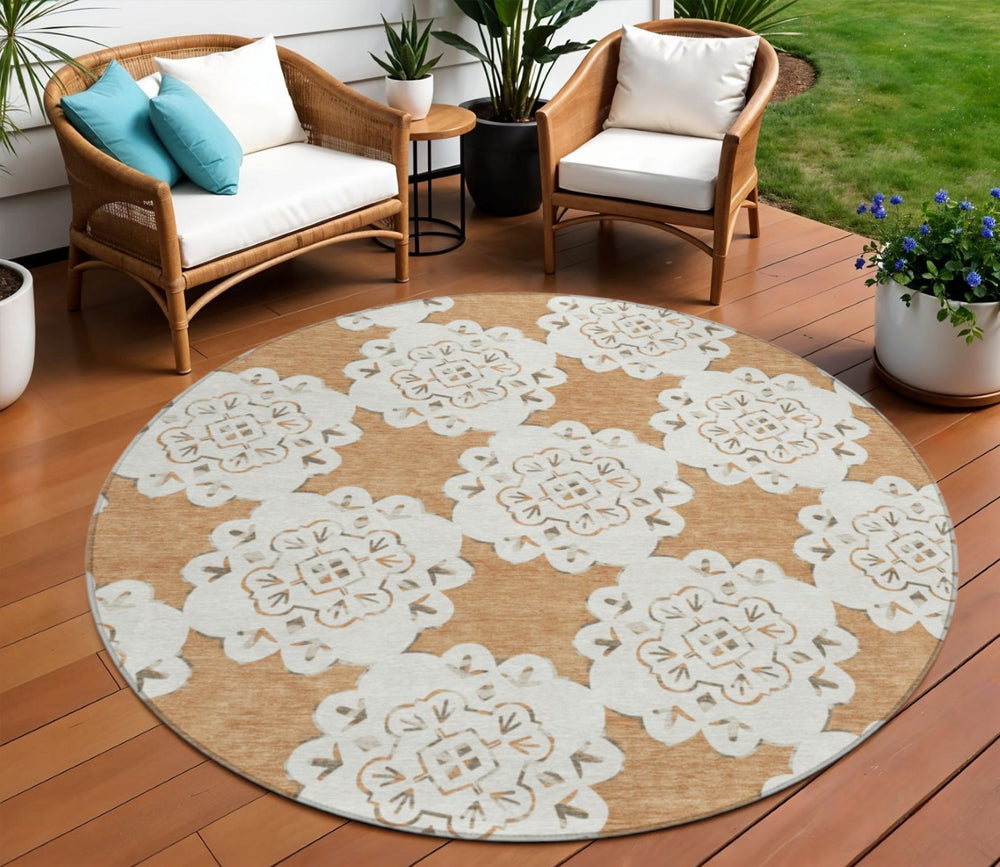 HomeRoots 8' Copper and Ivory Round Quatrefoil Rug – Stylish, Washable Design for Indoor & Outdoor Spaces 661047