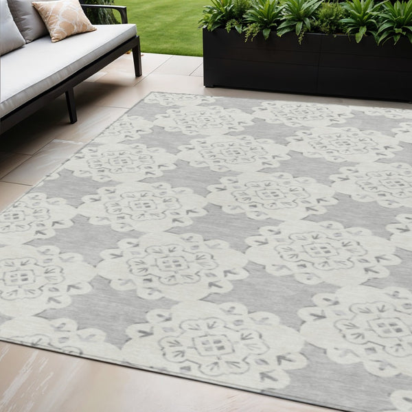 HomeRoots 5' X 8' Washable Gray and Ivory Quatrefoil Area Rug - Durable, Stylish for Indoor & Outdoor Spaces 661052