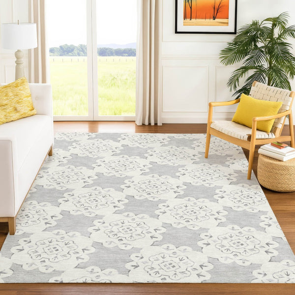 HomeRoots 5' X 8' Washable Gray and Ivory Quatrefoil Area Rug - Durable, Stylish for Indoor & Outdoor Spaces 661052