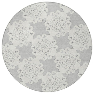 HomeRoots 8' Gray And Ivory Round Quatrefoil Rug – Washable, Durable, Stylish for Indoor & Outdoor Spaces 661053