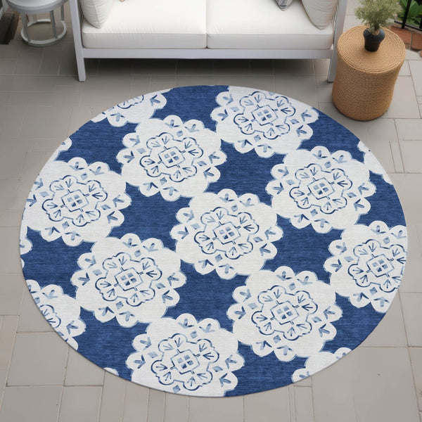 HomeRoots 8' Navy Blue Quatrefoil Area Rug - Stylish, Washable Indoor/Outdoor Rug for High Traffic Spaces! 661059