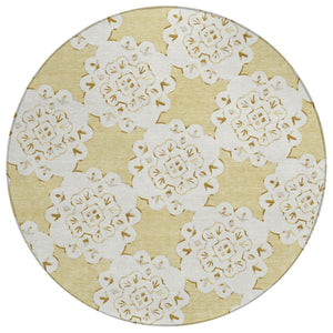 HomeRoots 8' Wheat and Ivory Quatrefoil Washable Rug - Stylish Area Rug for Indoor/Outdoor High-Traffic Spaces 661071