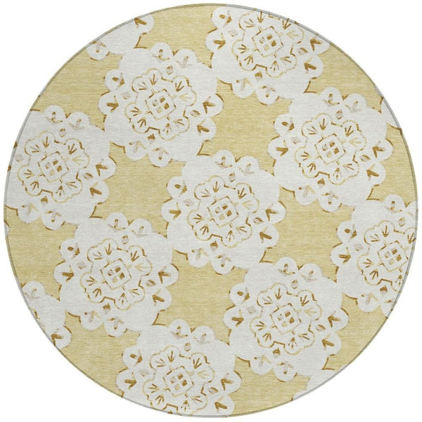 HomeRoots 8' Wheat and Ivory Quatrefoil Washable Rug - Stylish Area Rug for Indoor/Outdoor High-Traffic Spaces 661071