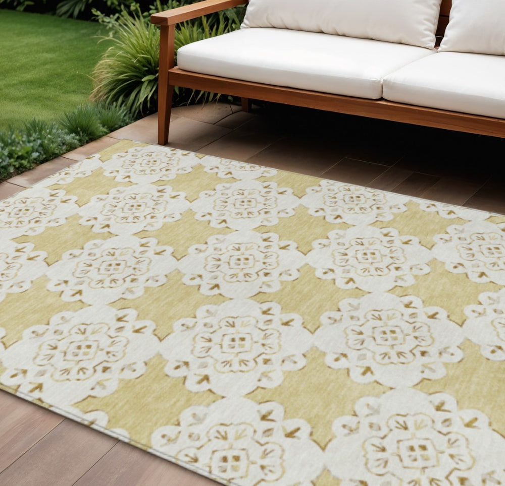 HomeRoots 8' X 10' Wheat Quatrefoil Indoor Outdoor Area Rug - Durable, Washable, Stylish for Any Space! 661072