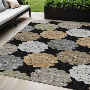 HomeRoots 5' Quatrefoil Washable Indoor Outdoor Area Rug in Black, Ivory & Khaki – Stylish, Durable & Versatile! 661076