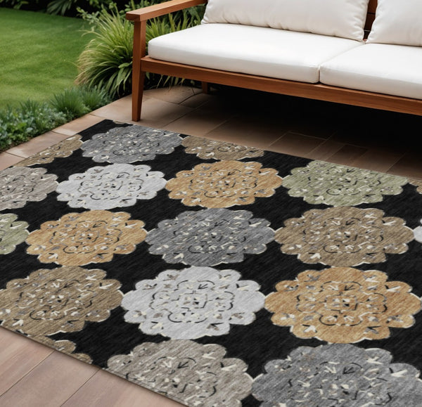 HomeRoots 8' X 10' Quatrefoil Area Rug - Stylish Black, Ivory & Khaki Design, Washable, Durable for Indoors & Outdoors 661078