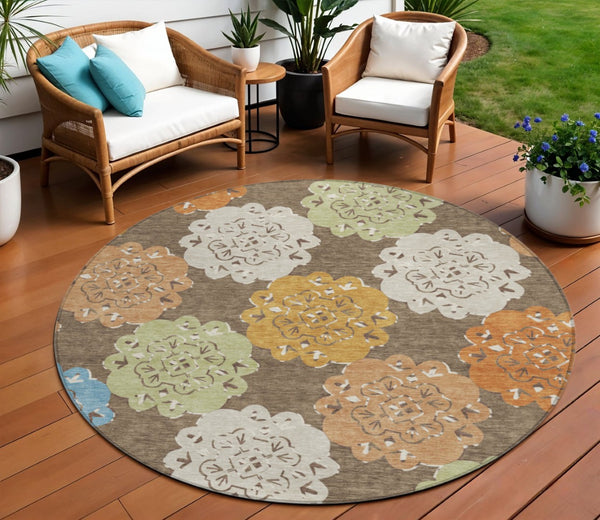 HomeRoots 8' Round Quatrefoil Washable Area Rug in Chocolate, Ivory & Copper - Stylish & Durable for Indoors/Outdoors 661083