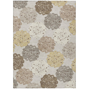 HomeRoots 5' X 8' Stylish Pearl Ivory & Wheat Quatrefoil Rug - Washable, Durable for Indoor & Outdoor Use! 661100