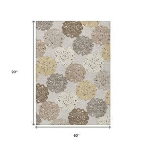 HomeRoots 5' X 8' Stylish Pearl Ivory & Wheat Quatrefoil Rug - Washable, Durable for Indoor & Outdoor Use! 661100