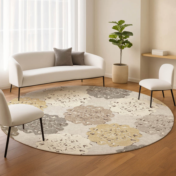 HomeRoots 8' Pearl Ivory Quatrefoil Round Rug - Stylish, Washable, Durable for Indoor & Outdoor Spaces 661101