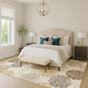 HomeRoots 8' X 10' Quatrefoil Washable Area Rug in Pearl Ivory & Wheat - Durable, Stylish for Indoor/Outdoor Use 661102