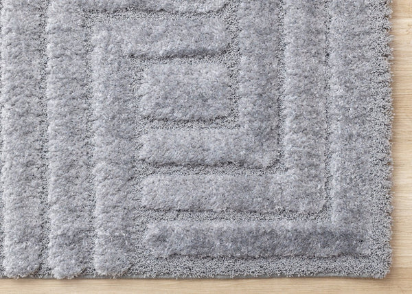 HomeRoots 5' Modern Geometric Area Rug in Gray Tones - Plush, Durable, Stain-Resistant for Everyday Living 5' X 8' 661265