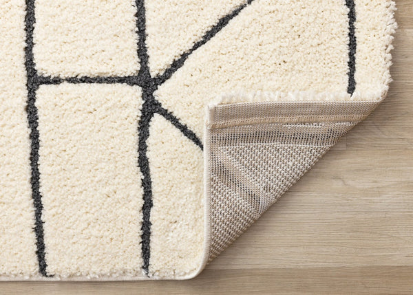HomeRoots 5' Cream and Black Geometric Area Rug - Soft, Durable, and Stylish Design for Modern Living Spaces 5' X 8' 661271