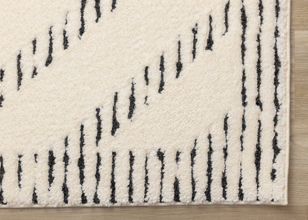 HomeRoots 5' Modern Cream and Black Geometric Area Rug - Soft, Stain-Resistant, Perfect for Busy Homes 5' X 8' 661274