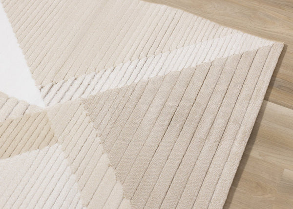 HomeRoots 5' Beige and Cream Geometric Area Rug - Modern Style, Durable, Stain-Resistant, Easy Care for Any Space 8' X 11' 661286