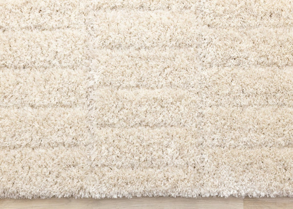 HomeRoots 5' Cream and Beige Geometric Area Rug - Modern Style, Soft Comfort, Durable Design for Any Home 5' X 8' 661289