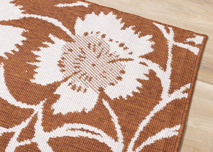 HomeRoots 5' Orange and White Botanical Leaves Area Rug - Stylish, Durable, Stain-Resistant for Modern Homes 5' X 8' 661295