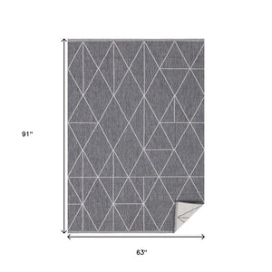 HomeRoots 5' Gray and White Geometric Area Rug - Modern Design, Durable, Stain-Resistant, Perfect for High-Traffic Homes 5' X 8' 661300