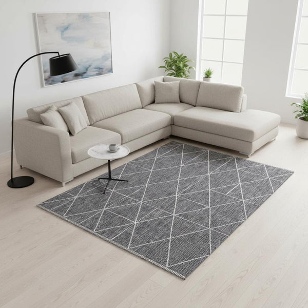 HomeRoots 5' Gray and White Geometric Area Rug - Modern Design, Durable, Stain-Resistant, Perfect for High-Traffic Homes 8' X 11' 661301