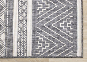 HomeRoots 5' Gray and White Tribal Area Rug - Stylish Geometric Design for Modern Homes, Pet-Friendly & Durable 5' X 8' 661308