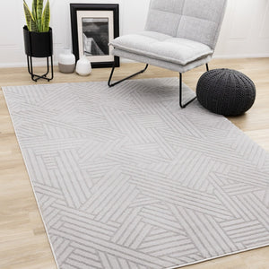 HomeRoots 5' Gray and Beige Geometric Area Rug - Stylish, Durable Design for Living Rooms, Bedrooms, and More 5' X 8' 661310