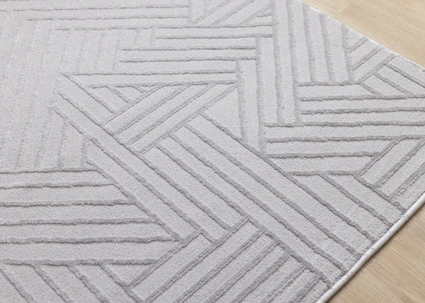 HomeRoots 5' Gray and Beige Geometric Area Rug - Stylish, Durable Design for Living Rooms, Bedrooms, and More 5' X 8' 661310