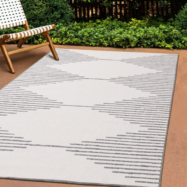 HomeRoots 5' Modern Gray and Beige Geometric Area Rug - Durable, Stain-Resistant, Perfect for High-Traffic Spaces 8' X 11' 661325