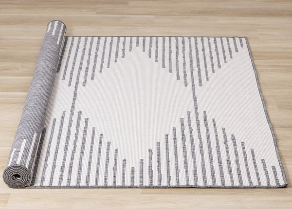 HomeRoots 5' Modern Gray and Beige Geometric Area Rug - Durable, Stain-Resistant, Perfect for High-Traffic Spaces 8' X 11' 661325