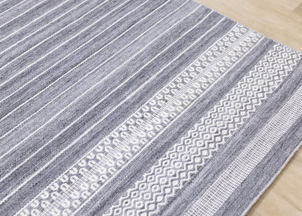 HomeRoots 5' Hand-Woven Gray and White Striped Area Rug - Durable, Stain-Resistant, and Artisanal Charm 8' X 11' 661332