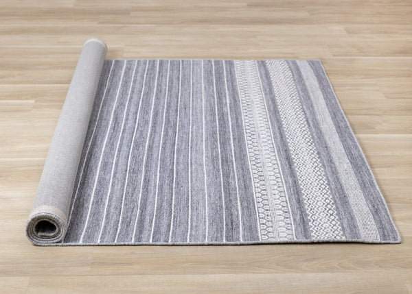HomeRoots 5' Hand-Woven Gray and White Striped Area Rug - Durable, Stain-Resistant, and Artisanal Charm 8' X 11' 661332