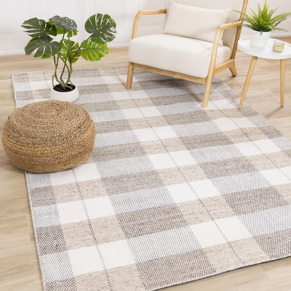 HomeRoots 5' Cream and Gray Geometric Area Rug - Hand-Woven, Stain-Resistant, Perfect for Modern Interiors 5' X 8' 661333
