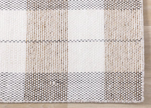 HomeRoots 5' Cream and Gray Geometric Area Rug - Hand-Woven, Stain-Resistant, Perfect for Modern Interiors 5' X 8' 661333