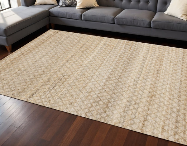 HomeRoots 5' Hand-Woven Jute Area Rug in Beige & Light Brown - Stylish Geometric Design for Modern Spaces 8' X 11' 661336