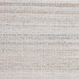 HomeRoots 5' Hand-Woven Cream and Beige Geometric Area Rug - Soft, Stain-Resistant, Perfect for Modern Spaces 5' X 8' 661337