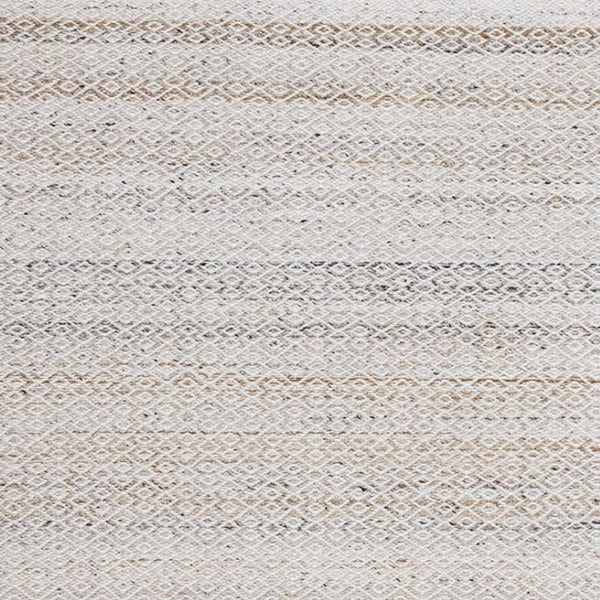 HomeRoots 5' Hand-Woven Cream and Beige Geometric Area Rug - Soft, Stain-Resistant, Perfect for Modern Spaces 5' X 8' 661337