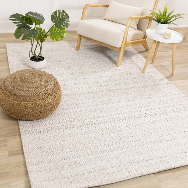 HomeRoots 5' Hand-Woven Cream and Beige Geometric Area Rug - Soft, Stain-Resistant, Perfect for Modern Spaces 8' X 11' 661338