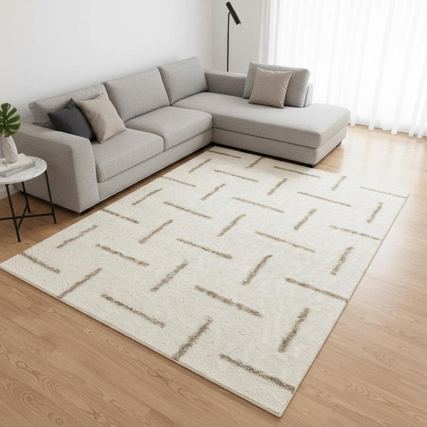 HomeRoots 5' Cream and Beige Striped Area Rug - Durable, Plush Design for Modern and Traditional Spaces 8' X 11' 661393