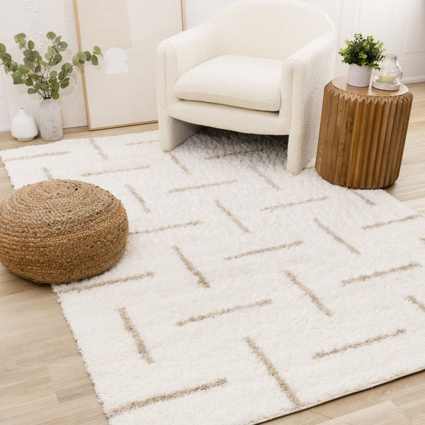 HomeRoots 5' Cream and Beige Striped Area Rug - Durable, Plush Design for Modern and Traditional Spaces 8' X 11' 661393