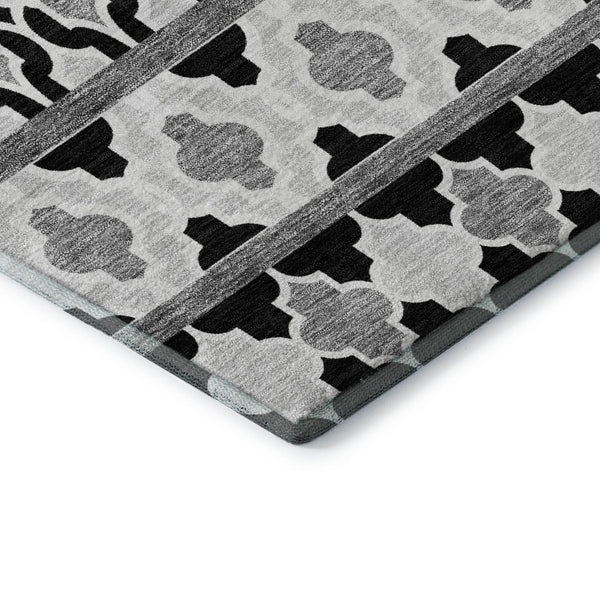 HomeRoots 8' Black And Ivory Ikat Round Rug - Washable, UV Protected, Durable for High-Traffic Homes & Style 661422