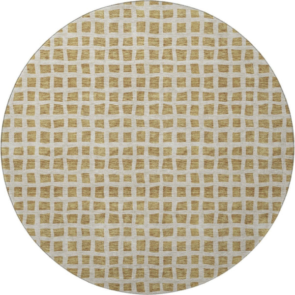 HomeRoots 8' Gold And Ivory Geometric Round Rug – Washable, UV Protected, Stylish & Durable for Homes with Pets 661506