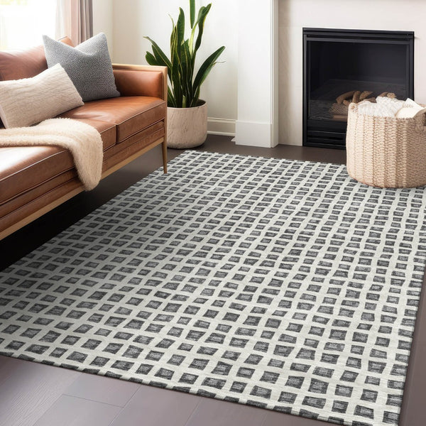 HomeRoots 5' X 8' Gray And Silver Geometric Area Rug – Washable, UV-Protected, Modern Design for Any Space 661517