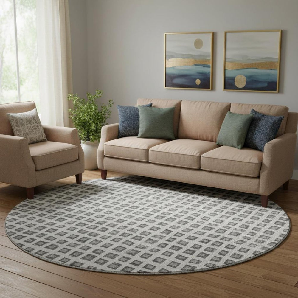 HomeRoots 8' Gray and Silver Geometric Round Rug - Washable, UV-Protected, Stylish, Durable for High-Traffic Areas 661518