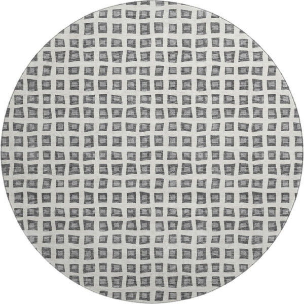 HomeRoots 8' Gray and Silver Geometric Round Rug - Washable, UV-Protected, Stylish, Durable for High-Traffic Areas 661518